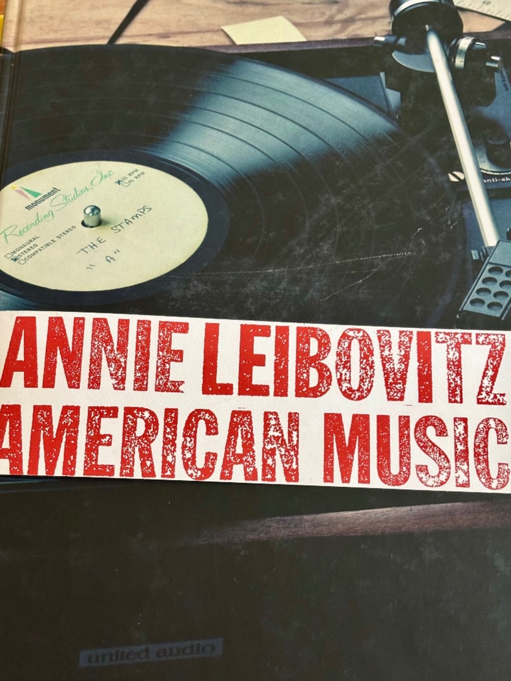 "American Music" by the renowned American photographer Annie Leibovitz EUC